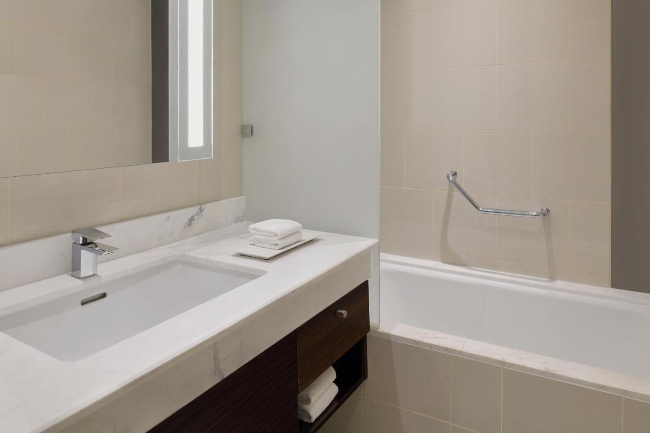Hotel Delta By Marriott Center Doha