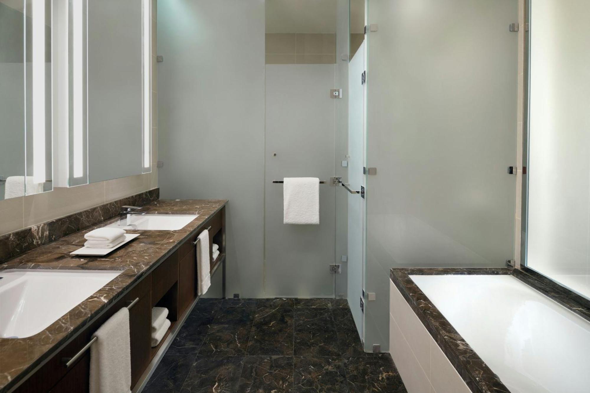 Hotel Delta By Marriott Center Doha